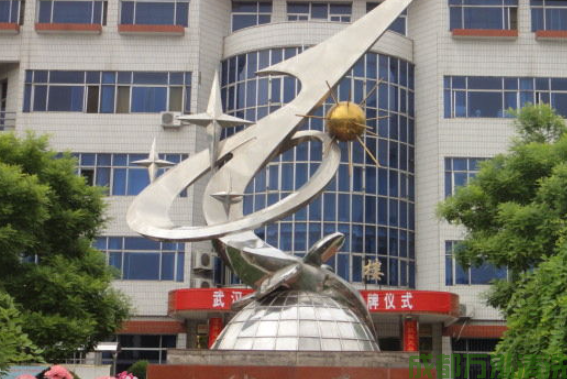 2025年9月18日宜宾某国企单位食堂油烟机和烟道清洗案例